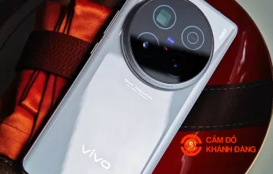 Cầm điện thoại phường 18