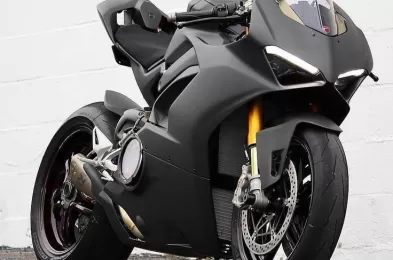 Cầm mô tô phân khối lớn được bao nhiêu % giá trị?