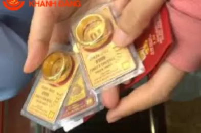 Cầm vàng hay bán vàng cái nào lời hơn?