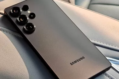 Điện thoại khóa mạng có cầm được không