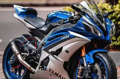 Cầm mô tô phân khối lớn uy tín