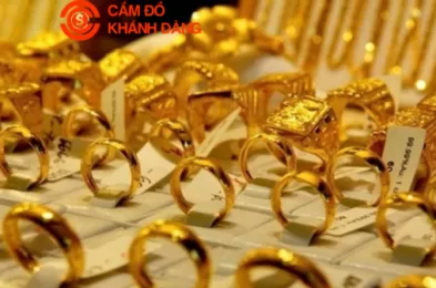 Cầm vàng ngày lễ có được không?