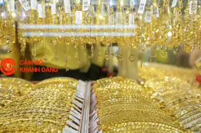 Cầm vàng định giá theo thị trường