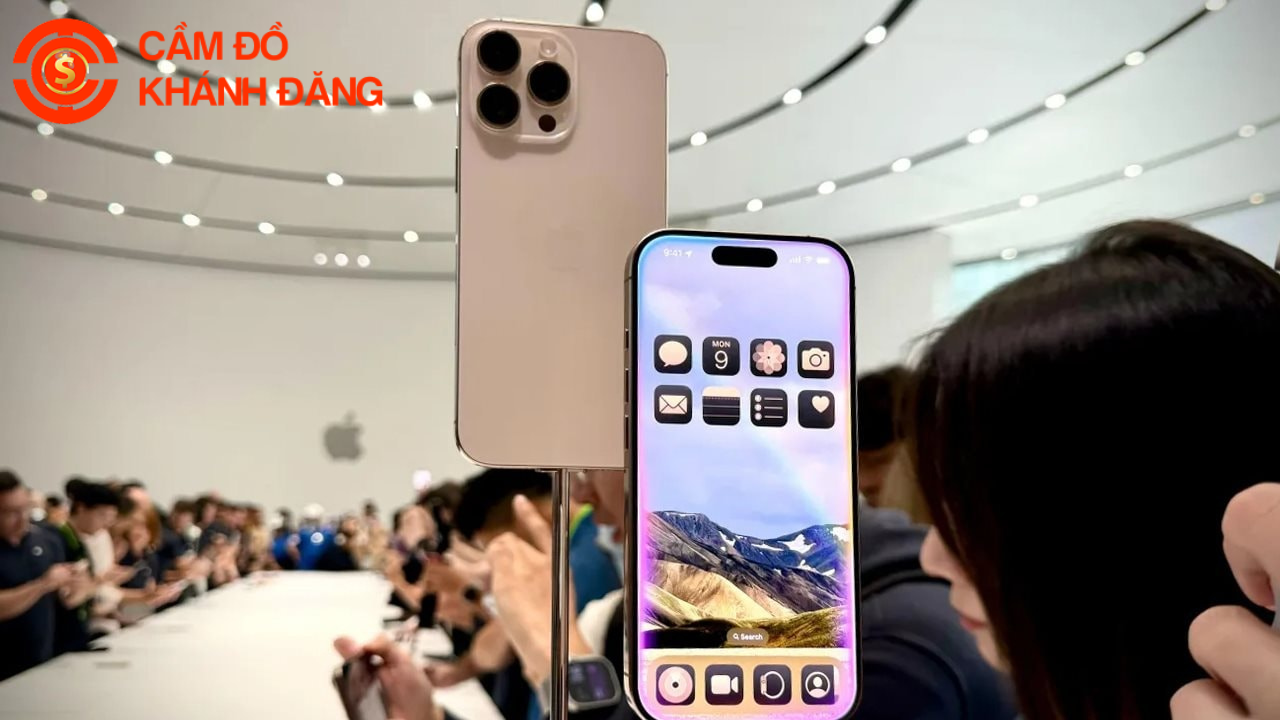 Cầm điện thoại có cần hộ khẩu không?