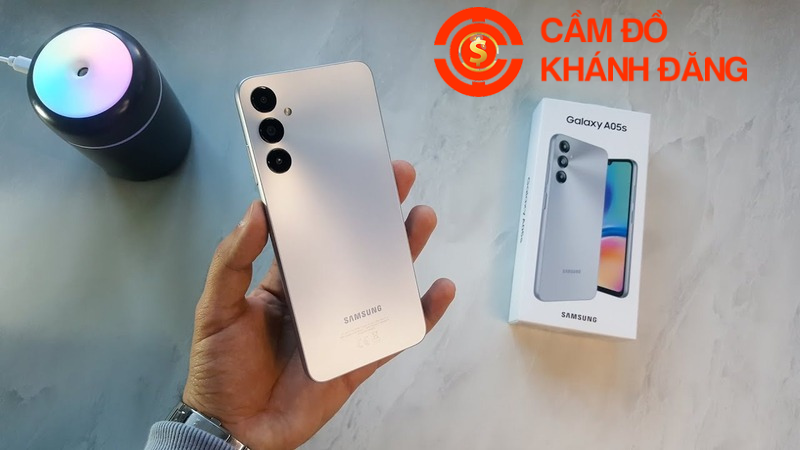 Cầm điện thoại không giấy tờ có được không?