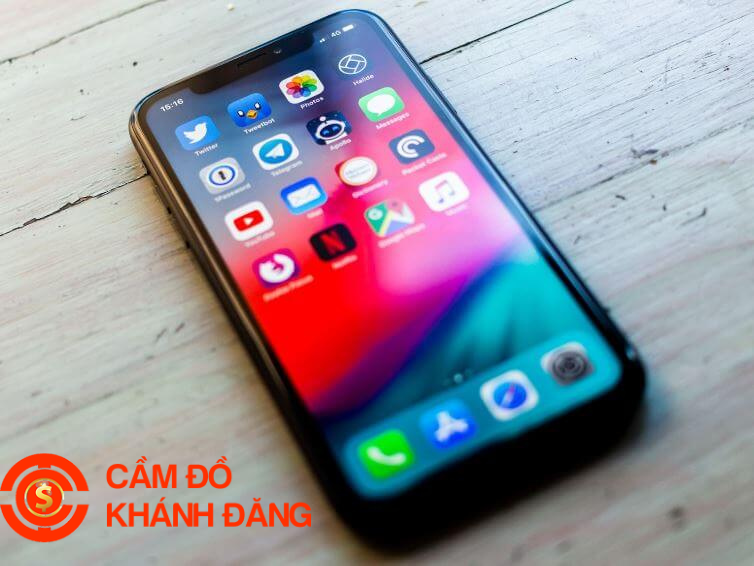 Cầm điện thoại không giấy tờ có được không?