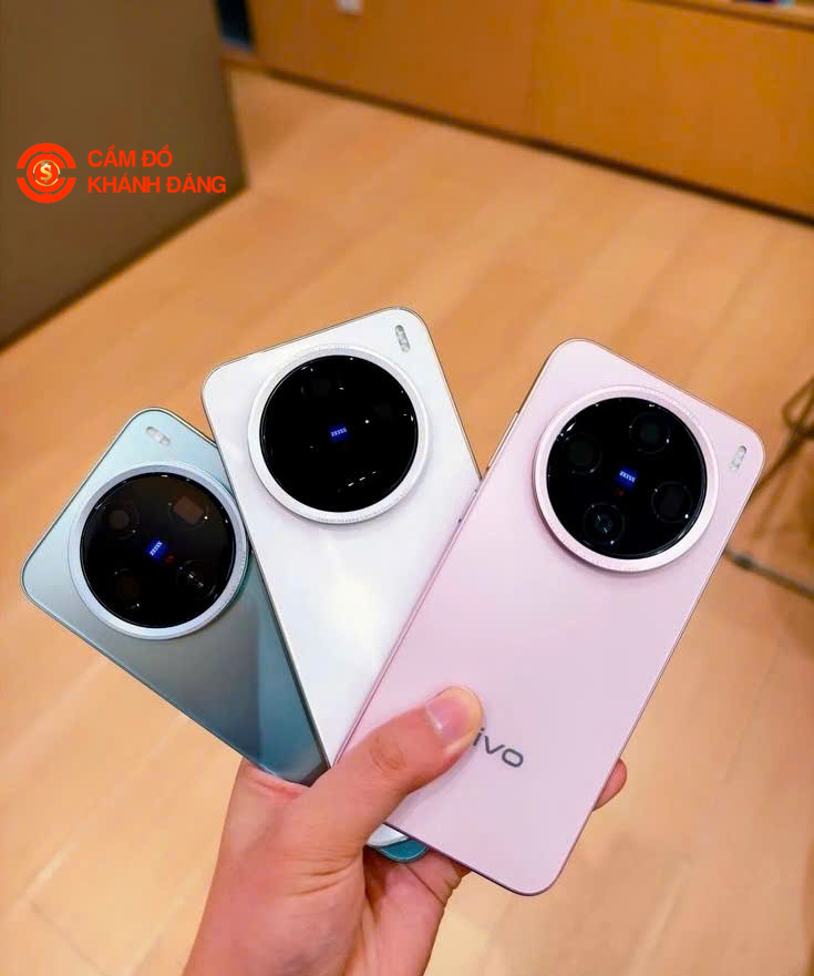 Cầm điện thoại phường 21