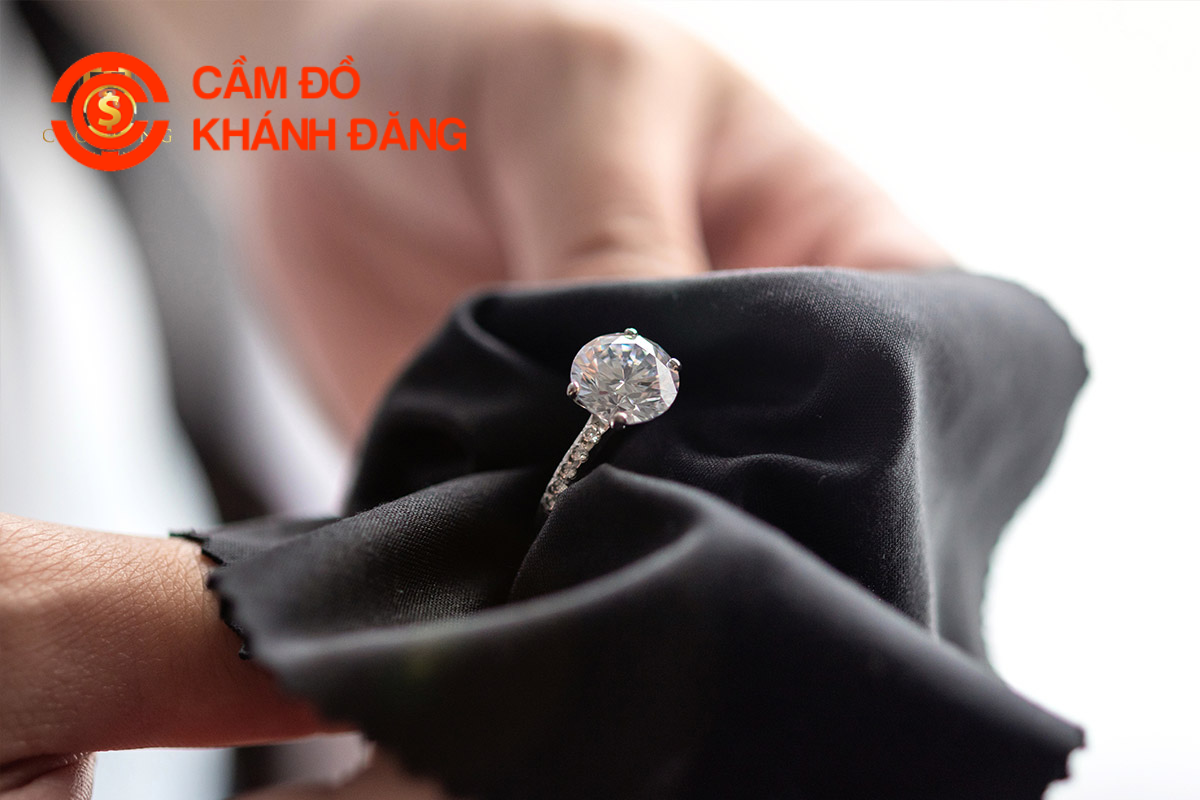 Cầm Kim Cương Phường 10
