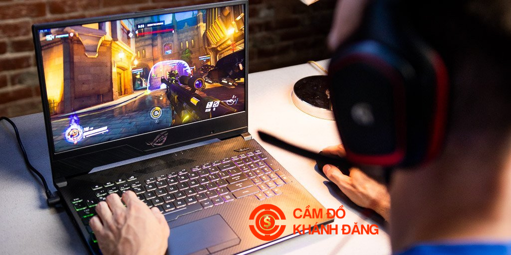 Cầm laptop cũ có được không?