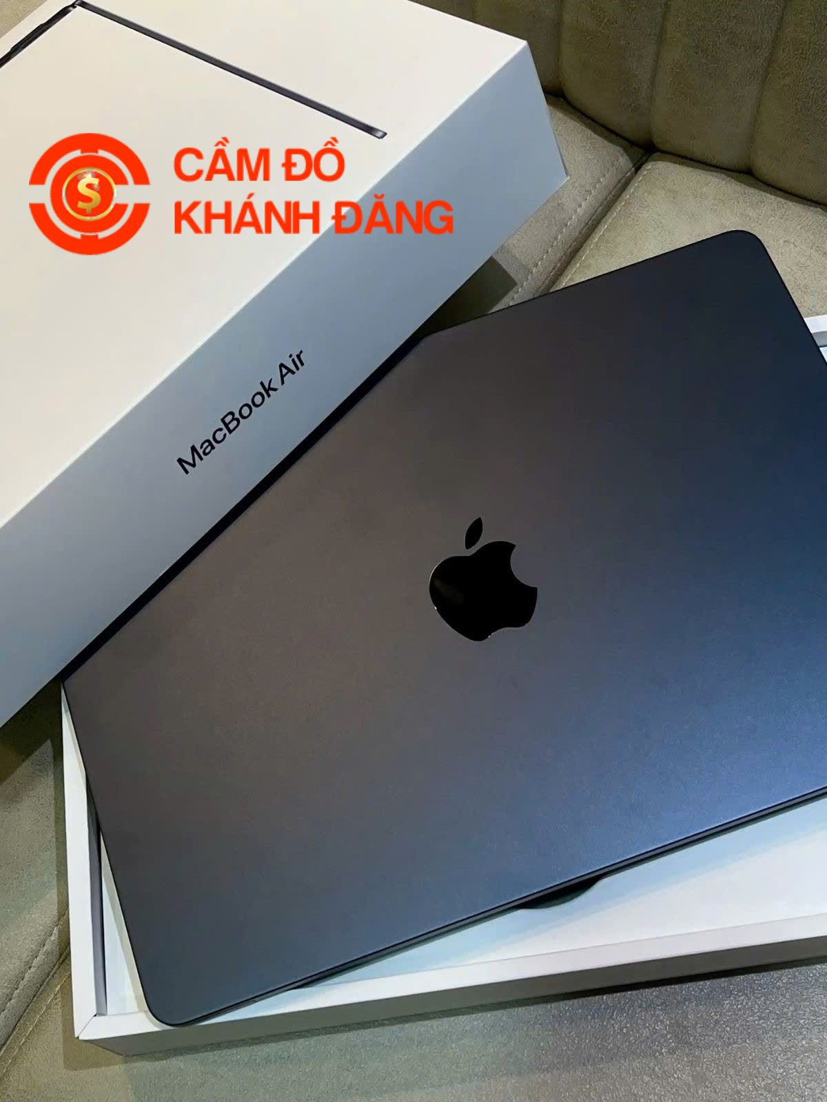 Cầm laptop mất sạc có nhận không