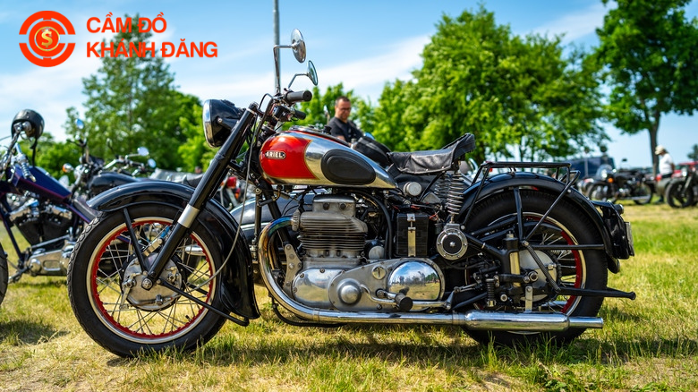 Cầm mô tô phân khối lớn được bao nhiêu % giá trị?