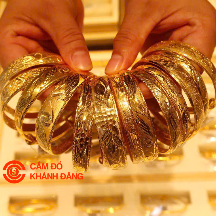 Cầm vàng quận 5 có cần hóa đơn không?