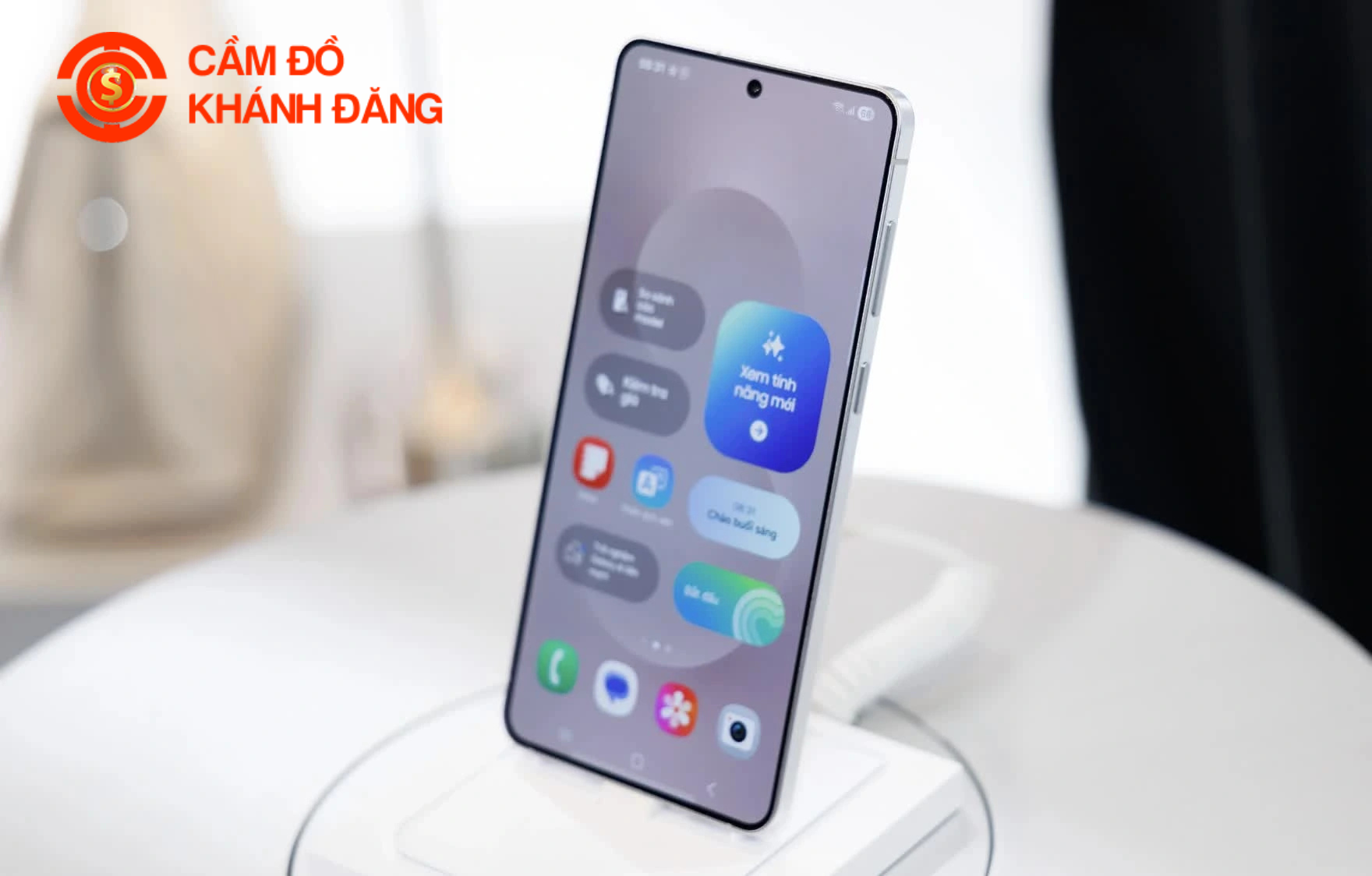 Cầm điện thoại online có cần gặp mặt không?