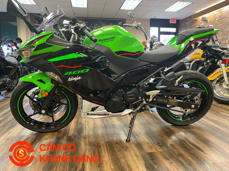 Cầm mô tô gấp, hỗ trợ tận nơi