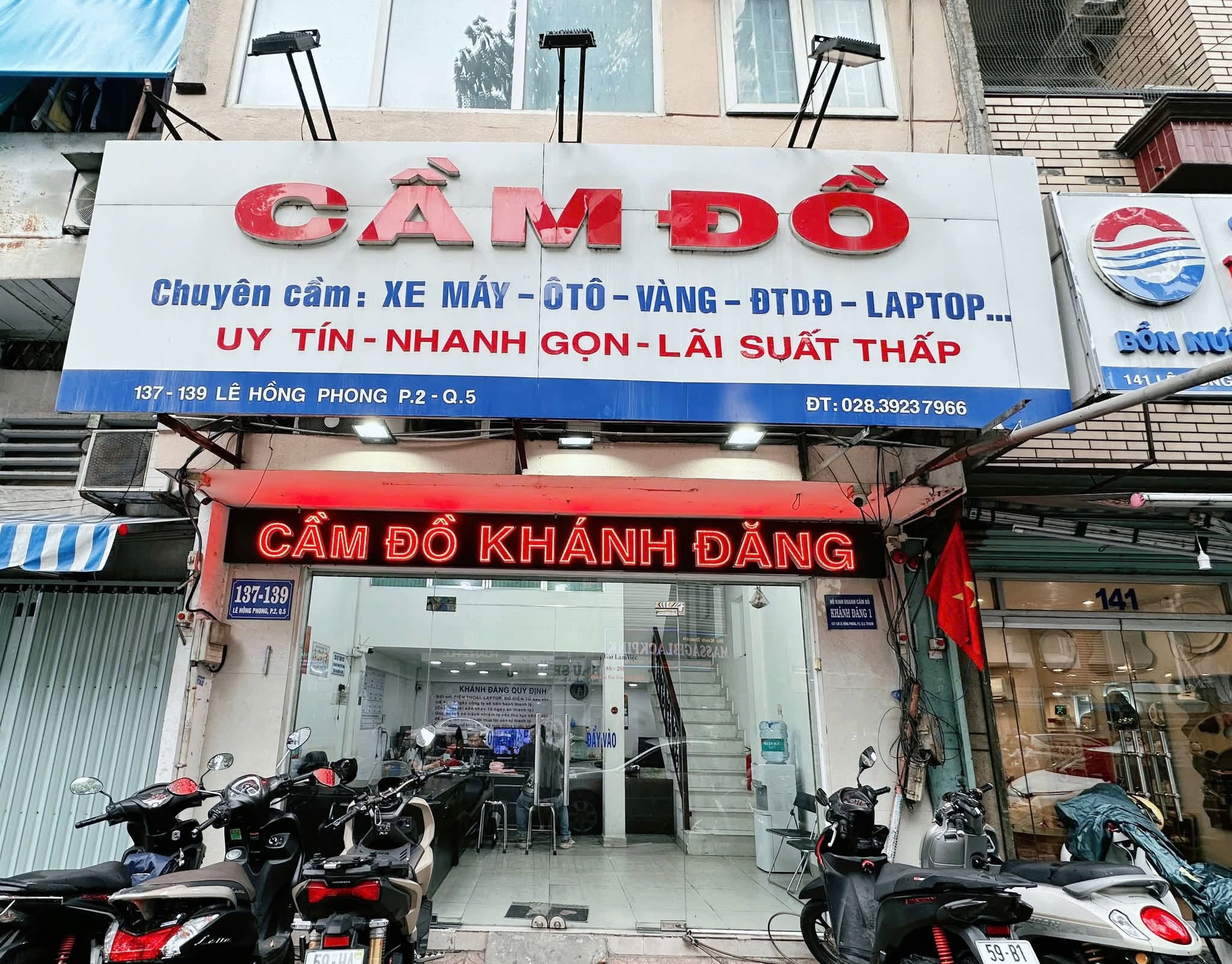 Yếu Tố Quyết Định Cầm Máy Ảnh Được Bao Nhiêu Tiền