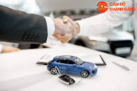 Cầm ô tô hay thế chấp ngân hàng lợi hơn?