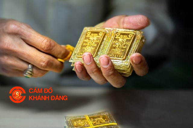 Cầm vàng có bị lỗ không?