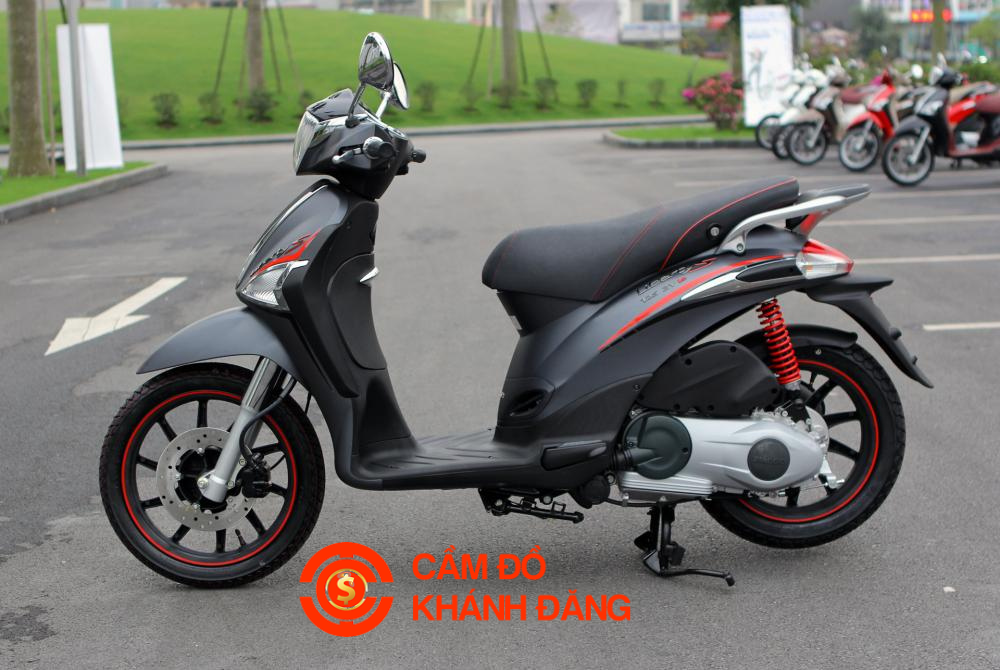 Cầm xe máy nhanh, không giữ cavet