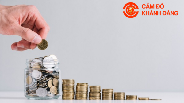 Kẹt tiền kinh doanh nên cầm ô tô hay vay nóng?