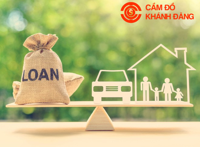 Thiếu tiền đóng học phí nên cầm laptop hay điện thoại?