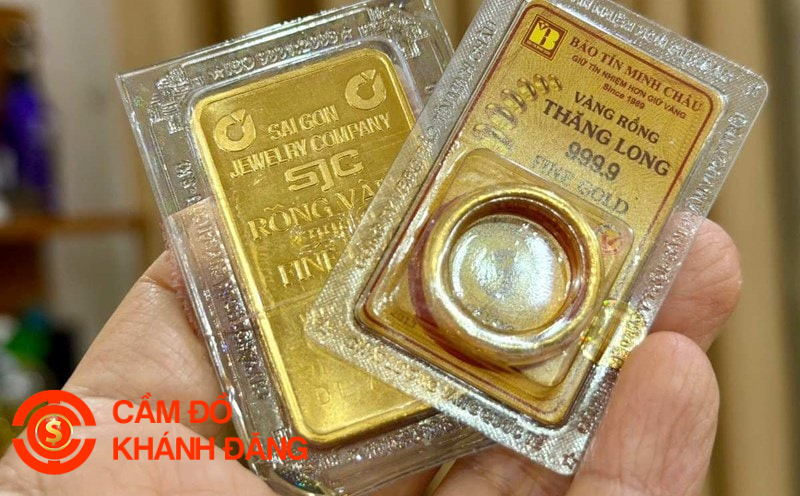 Cầm vàng theo giá thị trường hay giá tiệm?